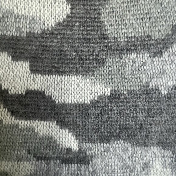 Banana Republic Women's Size L Camo Fuzzy Sweater Wool, Cotton, Mohair Blend - Picture 4 of 10